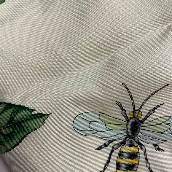 GUCCI V. ACCORNERO Silk Square Scarf 34x34 - Picture 11 of 11